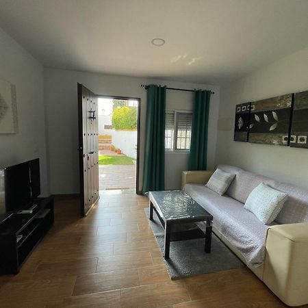 Encantador Apartamento-Centrico-Con Amplio Jardin Torremolinos Luaran gambar