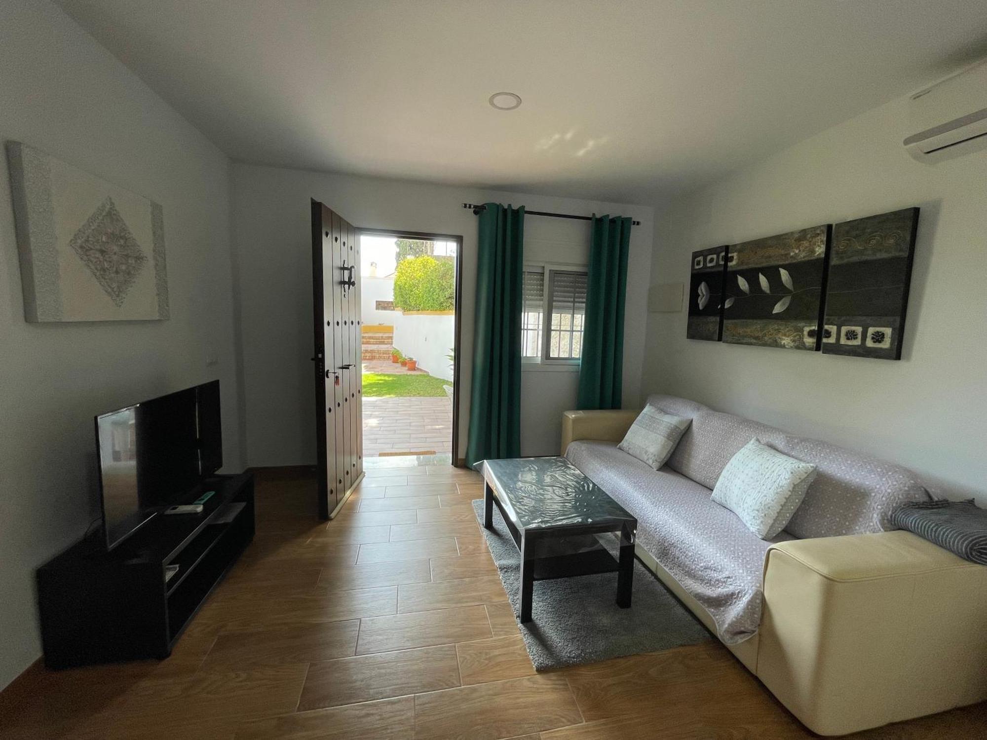 Encantador Apartamento-Centrico-Con Amplio Jardin Torremolinos Luaran gambar